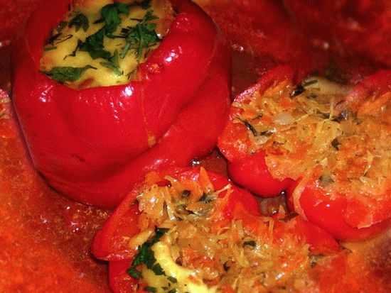 Перец фаршированный мясом и овощами